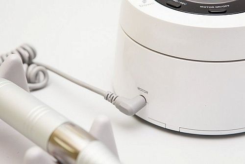 Аппарат для маникюра Brillian White с педалью в коробке 30 000 об/мин педаль Strong